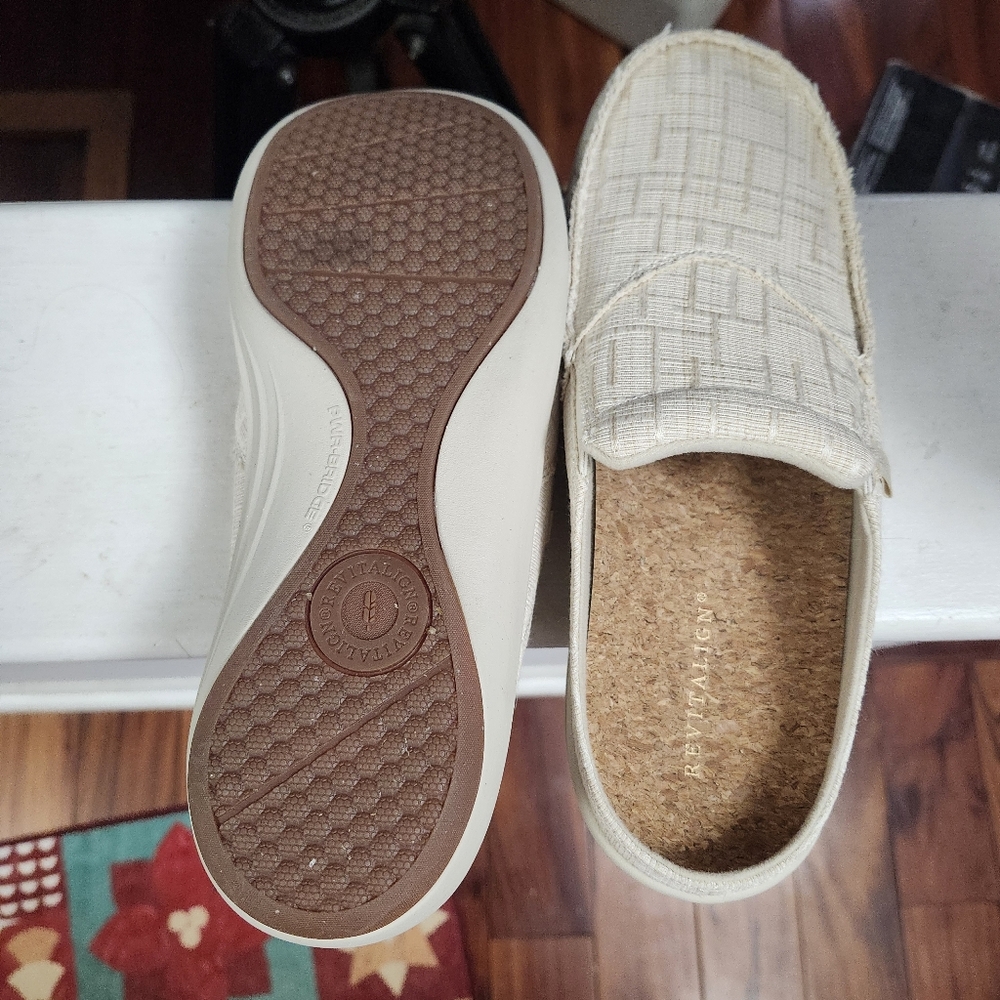 Revitalign Cream Slip-On Shoes Siesta Capri 11D NWOT - Picture 8 of 11